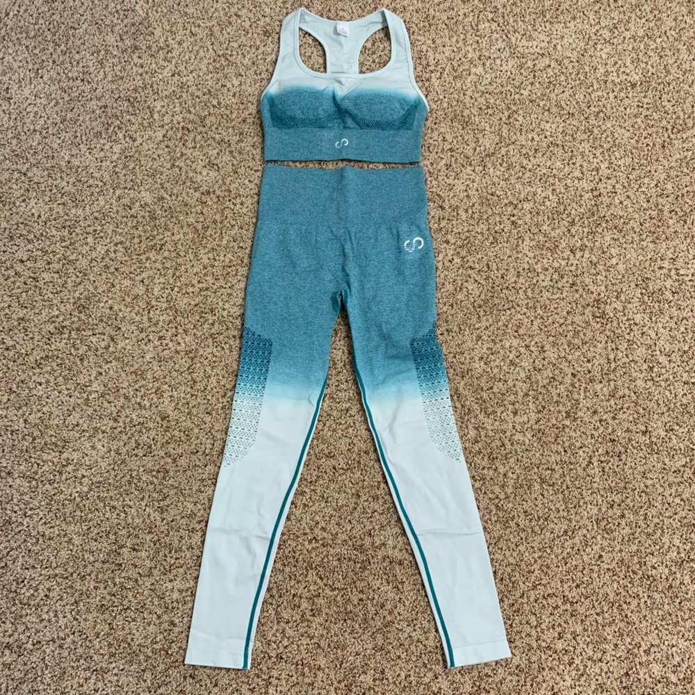 Teal Seamless Booty Scrunch Leggings & Seamless Sports Bra